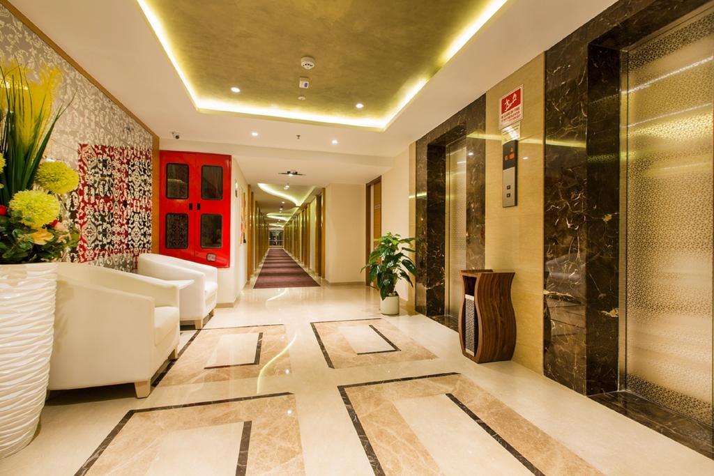Pai Viceroy Hotel Тирупати Екстериор снимка