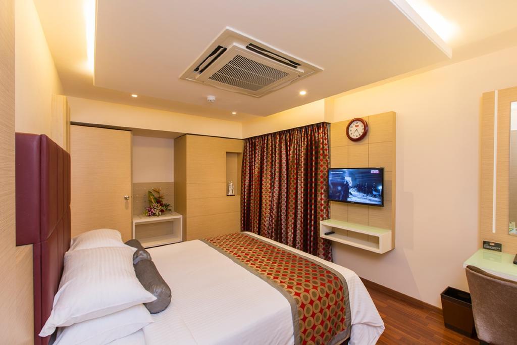 Pai Viceroy Hotel Тирупати Екстериор снимка