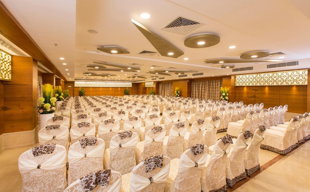 Pai Viceroy Hotel Тирупати Екстериор снимка