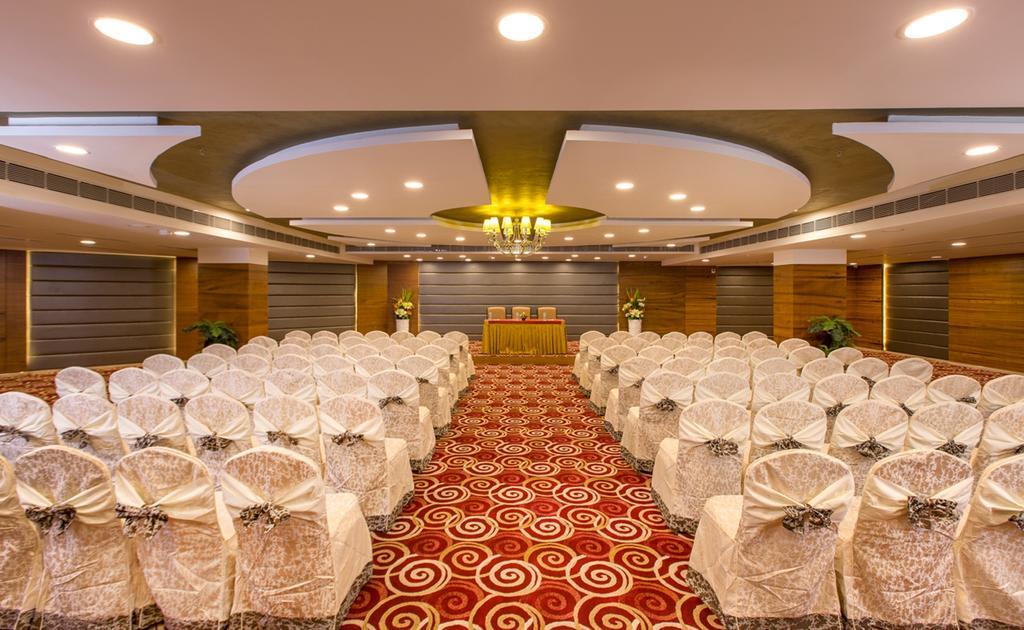 Pai Viceroy Hotel Тирупати Екстериор снимка