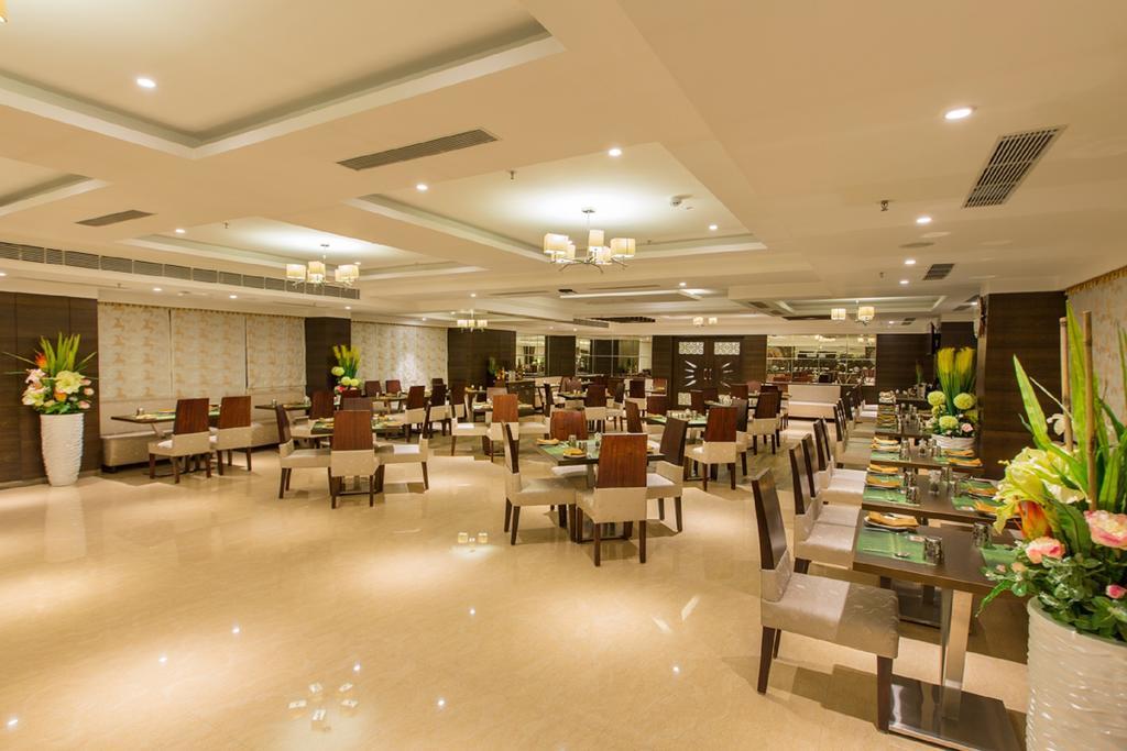 Pai Viceroy Hotel Тирупати Екстериор снимка