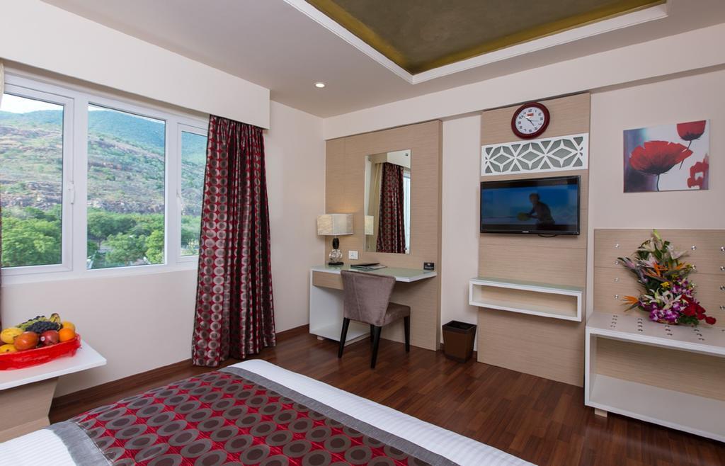 Pai Viceroy Hotel Тирупати Стая снимка