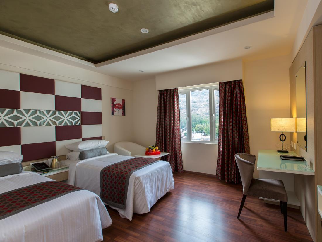 Pai Viceroy Hotel Тирупати Екстериор снимка