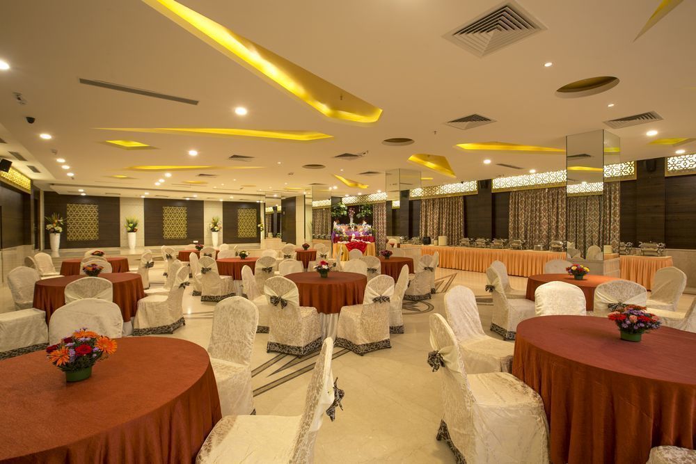 Pai Viceroy Hotel Тирупати Екстериор снимка