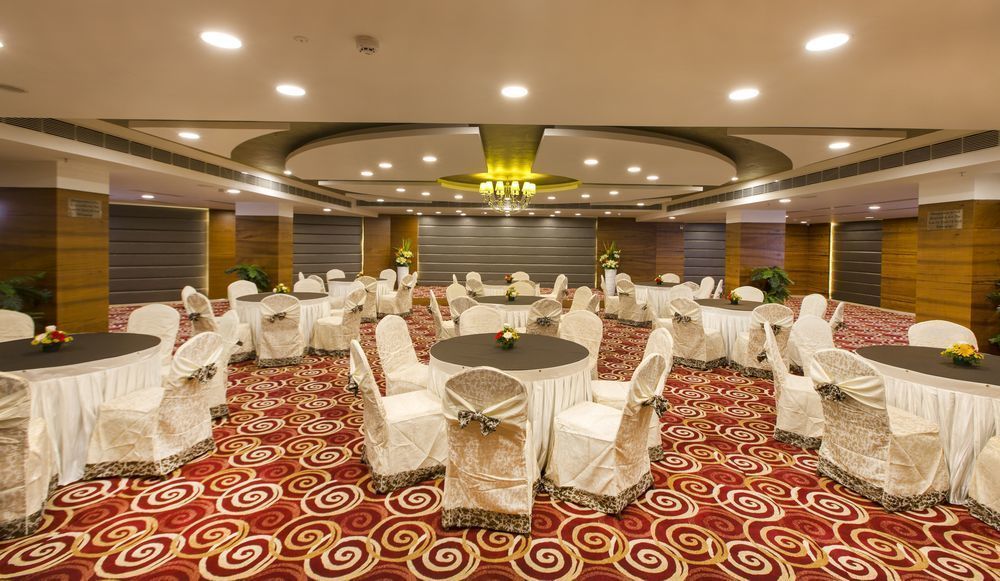 Pai Viceroy Hotel Тирупати Екстериор снимка